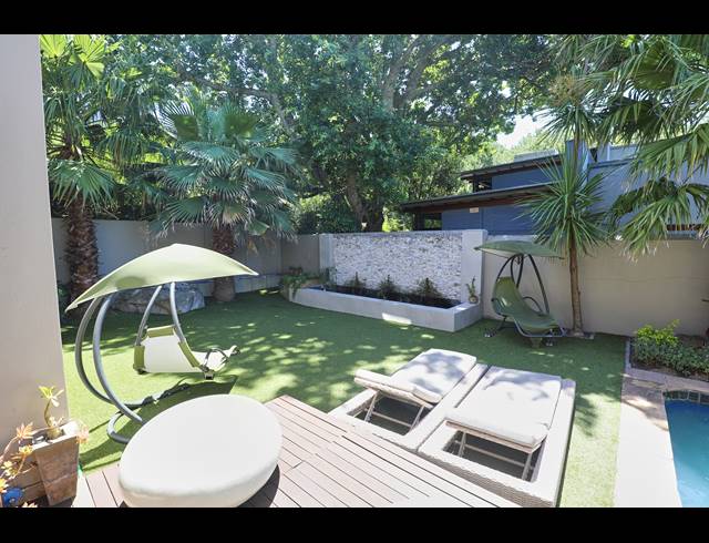5 BEDROOM FREEHOLD TO LET IN NEWLANDS